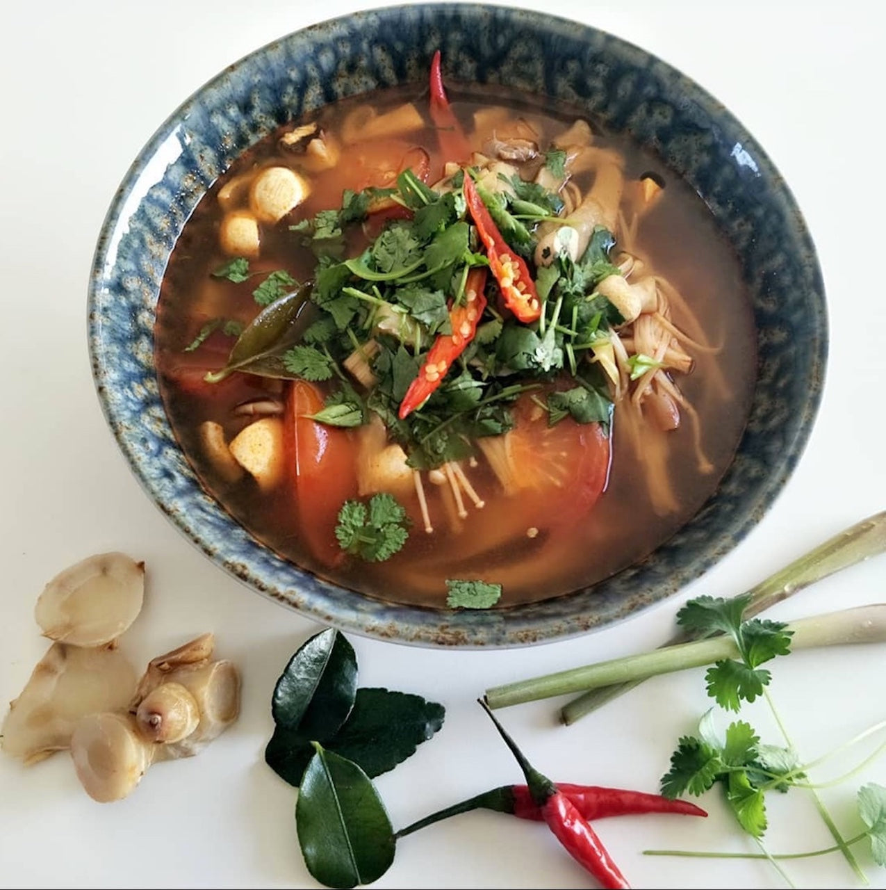 Tom Yum - Soupe épicée, légèrement épicée et aigre