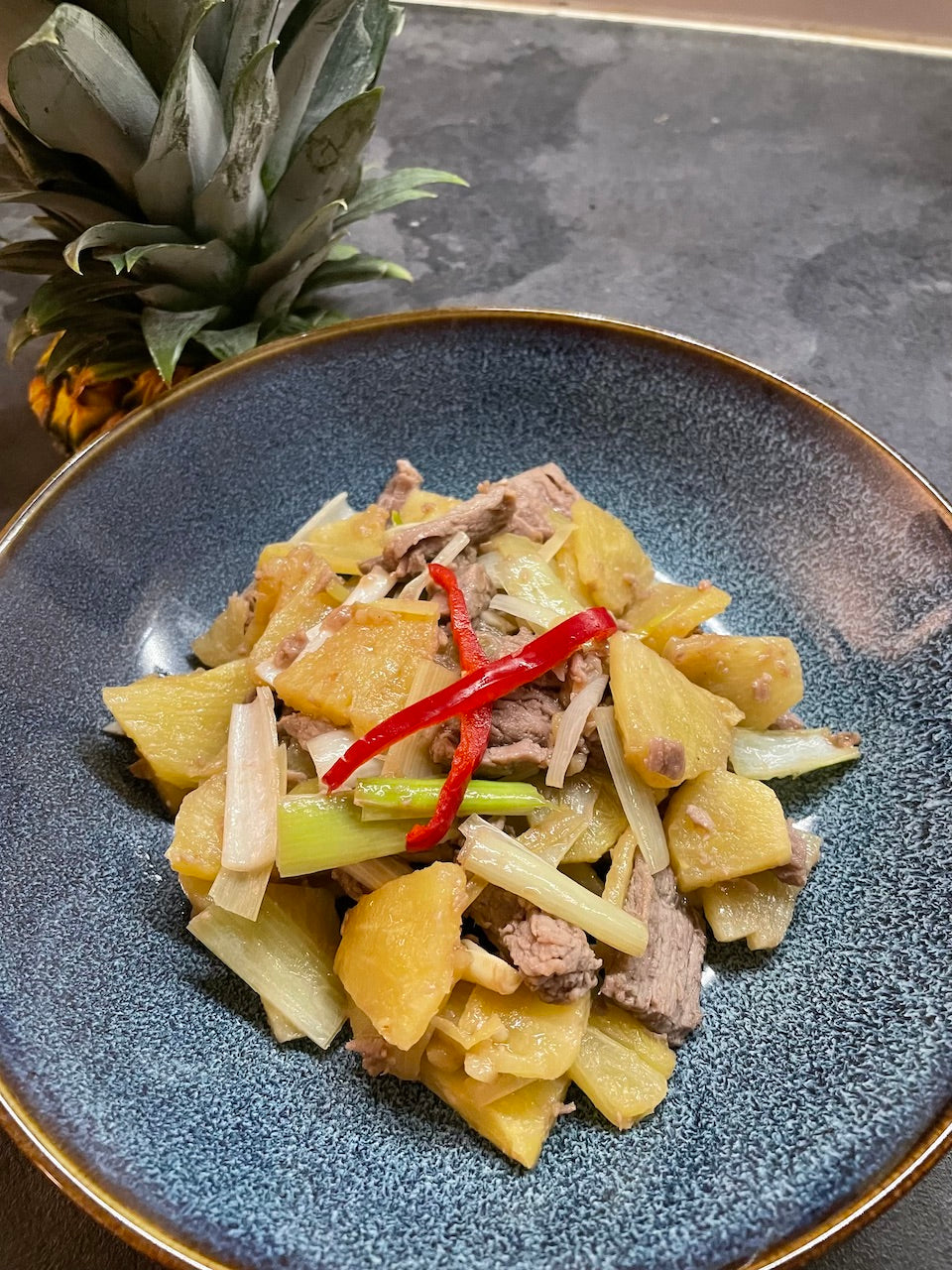 Phad sapparod - Roergebak met ananas