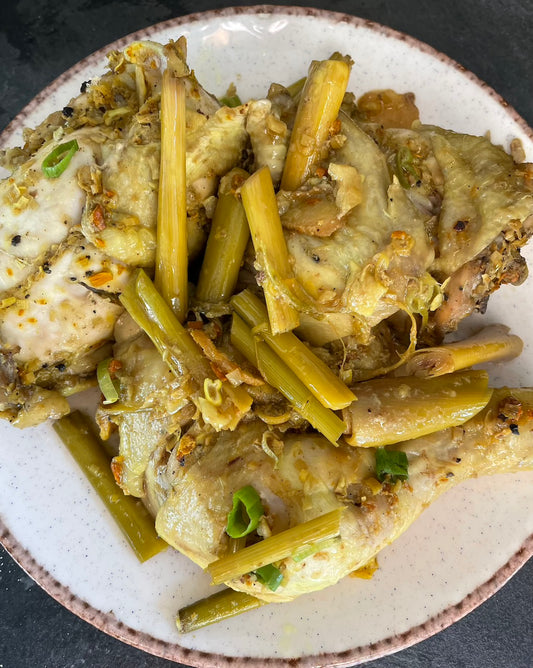 Gai neung takrai - Steamed chicken with lime grass